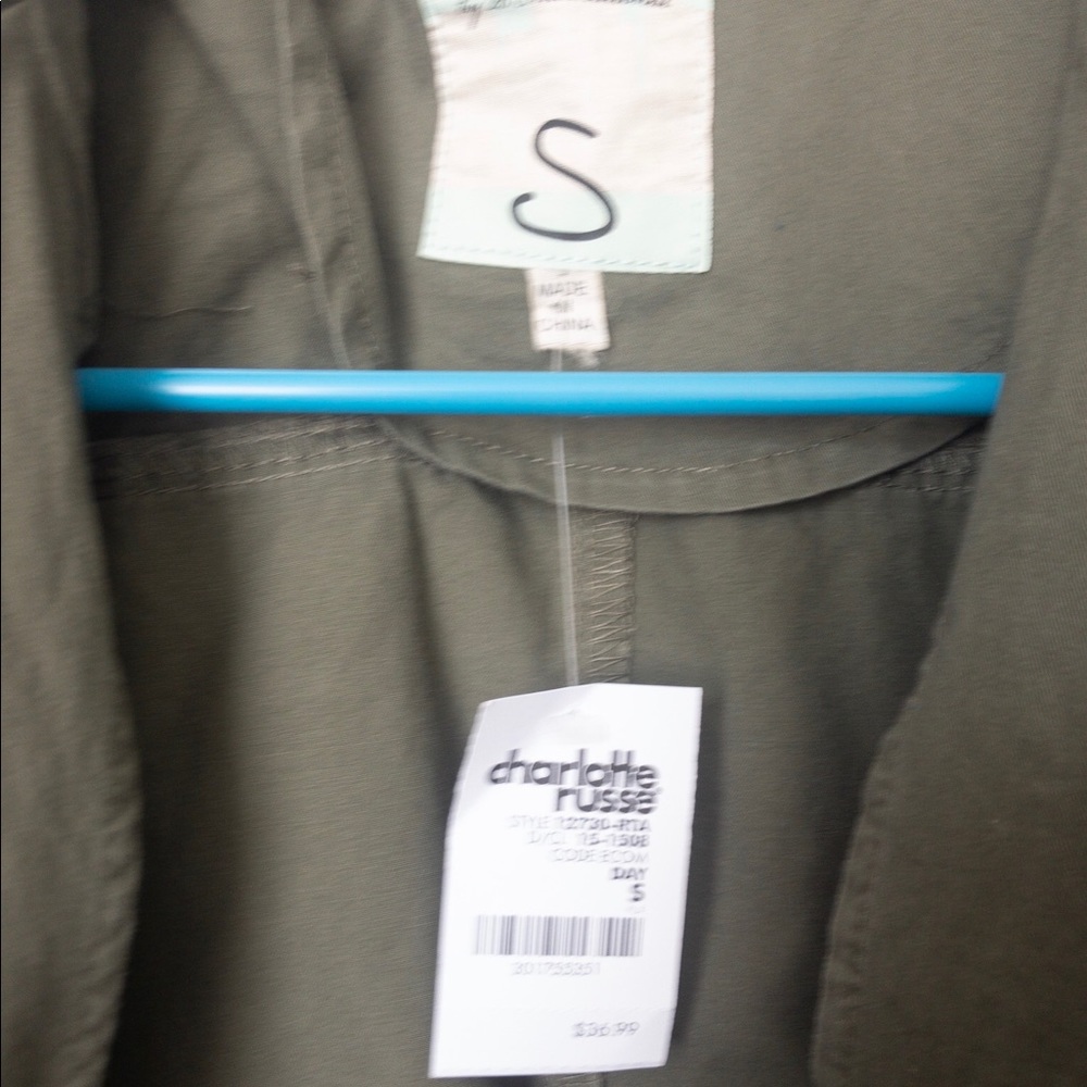 Olive green light weight jacket - Picture 3 of 3